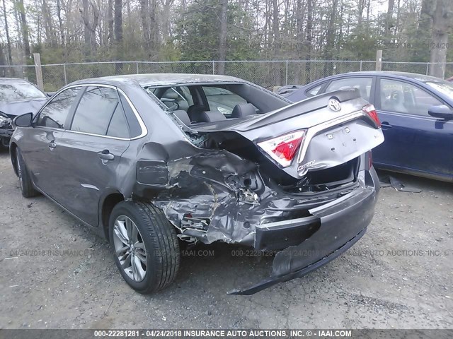 4T1BF1FK9FU036014 - 2015 TOYOTA CAMRY LE/XLE/SE/XSE 灰色 照片 6