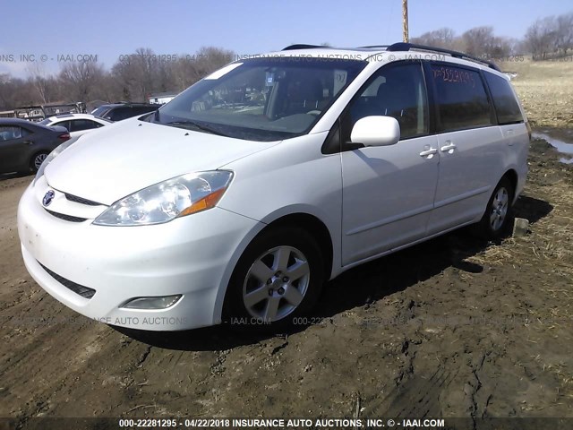 5TDZK22C67S016764 - 2007 TOYOTA SIENNA XLE/XLE LIMITED WHITE photo 2