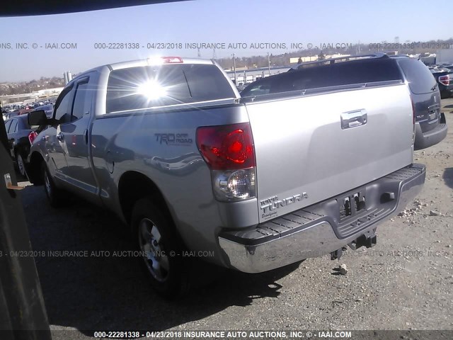 5TBRV54198S477410 - 2008 TOYOTA TUNDRA DOUBLE CAB/DOUBLE CAB SR5 SILVER photo 3