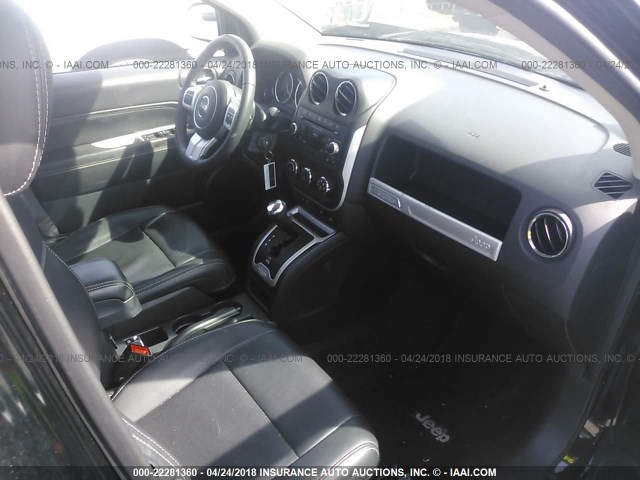 1C4NJDEB6GD745522 - 2016 JEEP COMPASS LATITUDE 黑色 照片 5