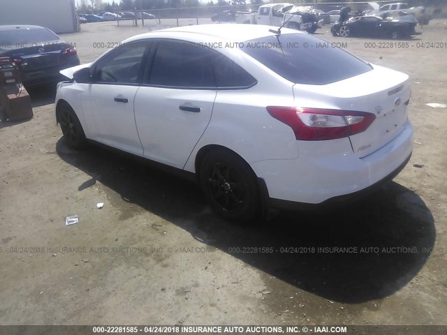 1FADP3E21EL130020 - 2014 FORD FOCUS S WHITE photo 3