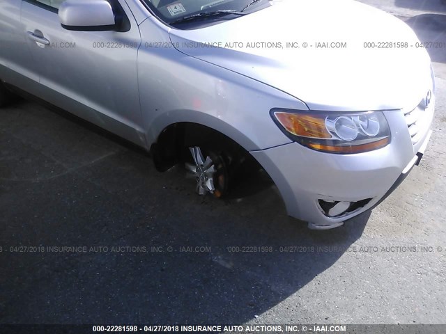 5XYZHDAG9BG049388 - 2011 HYUNDAI SANTA FE SE SILVER photo 6