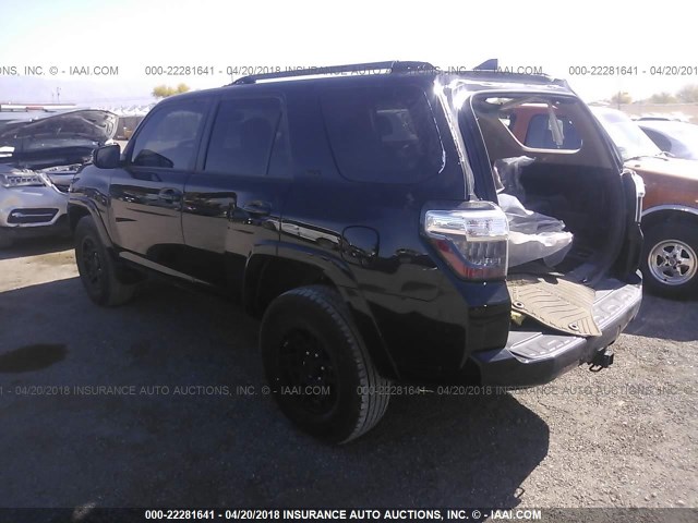 JTEBU5JRXG5325268 - 2016 TOYOTA 4RUNNER SR5 PREM/LTDL/TRAIL/TRD BLACK photo 3