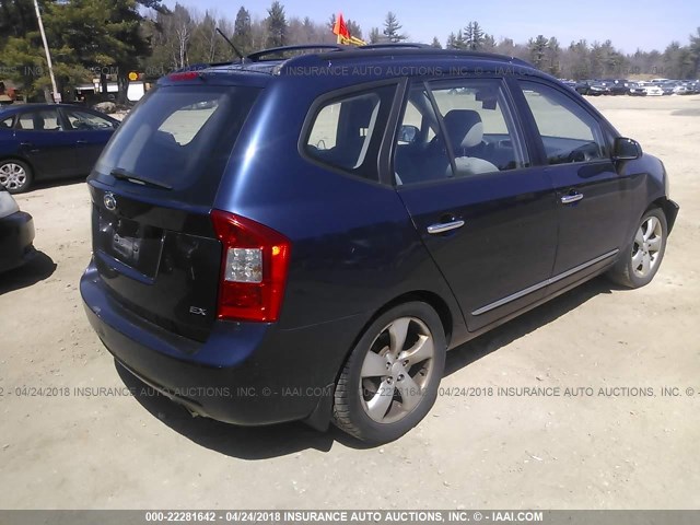 KNAFG525277079200 - 2007 KIA RONDO LX/EX BLUE photo 4