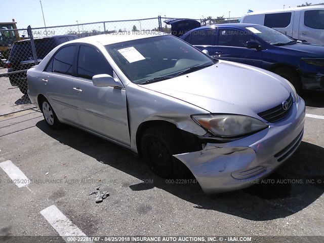 4T1BE32K72U001504 - 2002 TOYOTA CAMRY LE/XLE/SE SILVER photo 1