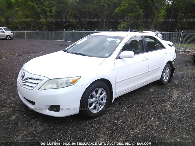 4T4BF3EK6BR125973 - 2011 TOYOTA CAMRY SE/LE/XLE WHITE photo 2