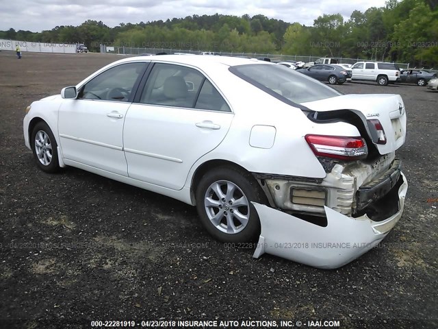 4T4BF3EK6BR125973 - 2011 TOYOTA CAMRY SE/LE/XLE WHITE photo 3