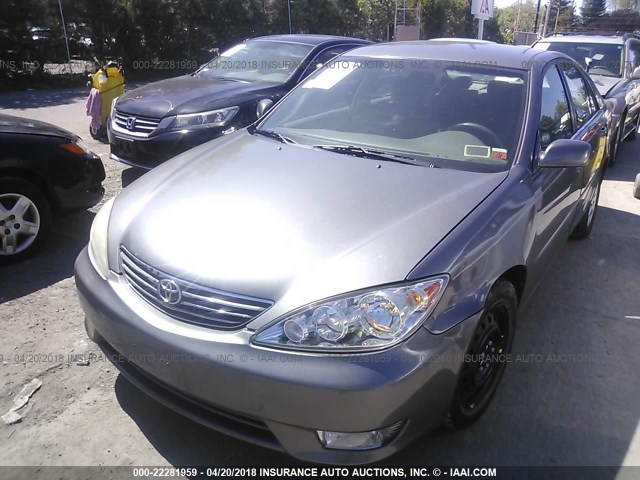 4T1BE30K35U948725 - 2005 TOYOTA CAMRY LE/XLE/SE 灰色 照片 2