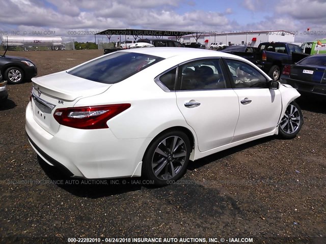 1N4AL3AP3GN333479 - 2016 NISSAN ALTIMA 2.5/S/SV/SL/SR WHITE photo 4