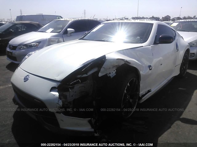 JN1AZ4EH4JM572010 - 2018 NISSAN 370Z TOURING/SPORT/NISMO WHITE photo 2