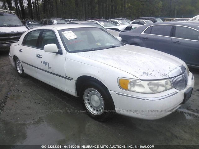 1LNHM81W1YY805328 - 2000 LINCOLN TOWN CAR EXECUTIVE Белый фото 1