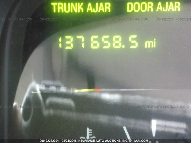 1LNHM81W1YY805328 - 2000 LINCOLN TOWN CAR EXECUTIVE Белый фото 7