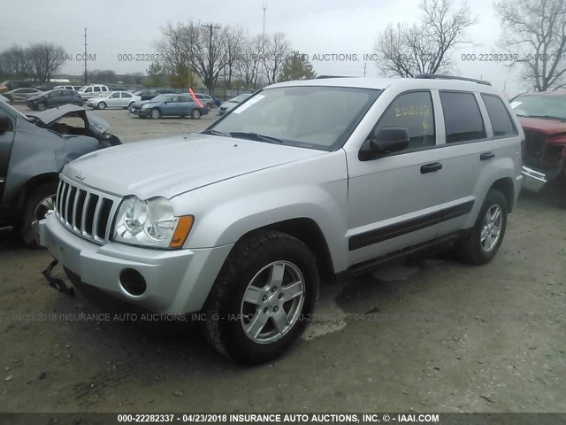 1J4GS48K45C641819 - 2005 JEEP GRAND CHEROKEE LAREDO/COLUMBIA/FREEDOM 银色 照片 2