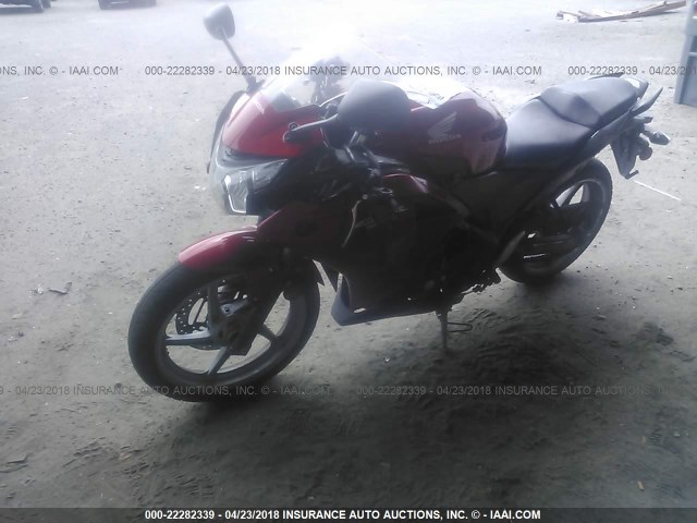 MLHMC4109C5206971 - 2012 HONDA CBR250 R RED photo 2