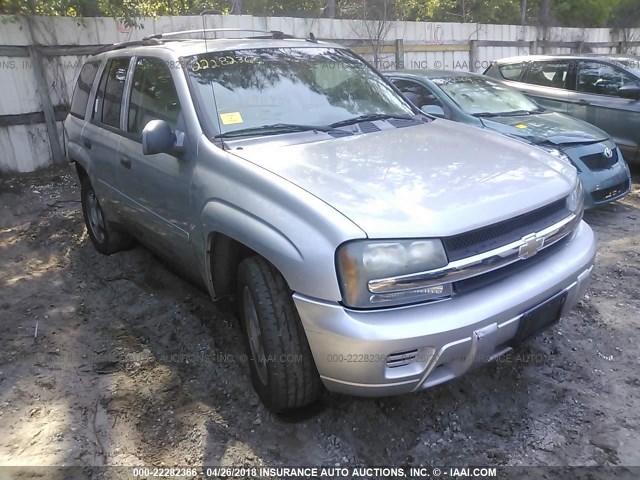 1GNDT13S272197481 - 2007 CHEVROLET TRAILBLAZER LS/LT SILVER photo 1