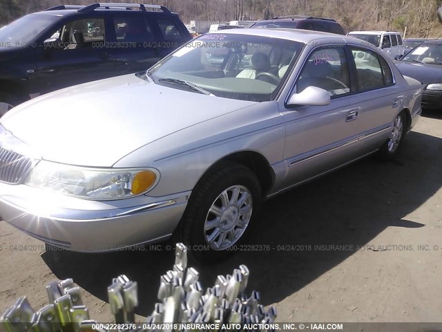 1LNHM97V22Y689391 - 2002 LINCOLN CONTINENTAL  SILVER photo 2