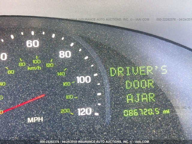 1LNHM97V22Y689391 - 2002 LINCOLN CONTINENTAL  Silber Foto 7