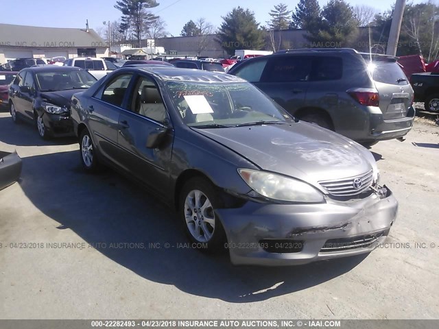 4T1BE30K55U621503 - 2005 TOYOTA CAMRY LE/XLE/SE ნაცრისფერი ფოტო 1