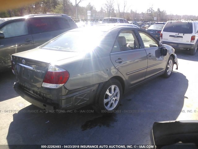 4T1BE30K55U621503 - 2005 TOYOTA CAMRY LE/XLE/SE ნაცრისფერი ფოტო 4