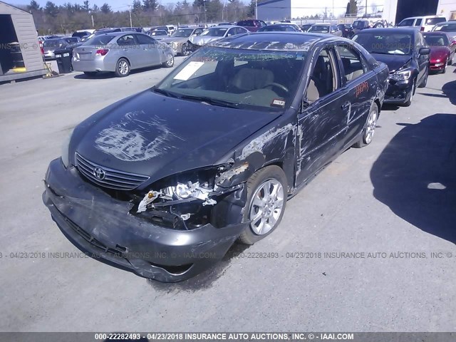 4T1BE30K55U621503 - 2005 TOYOTA CAMRY LE/XLE/SE ნაცრისფერი ფოტო 6