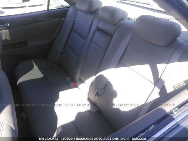 4T1BE30K55U621503 - 2005 TOYOTA CAMRY LE/XLE/SE ნაცრისფერი ფოტო 8