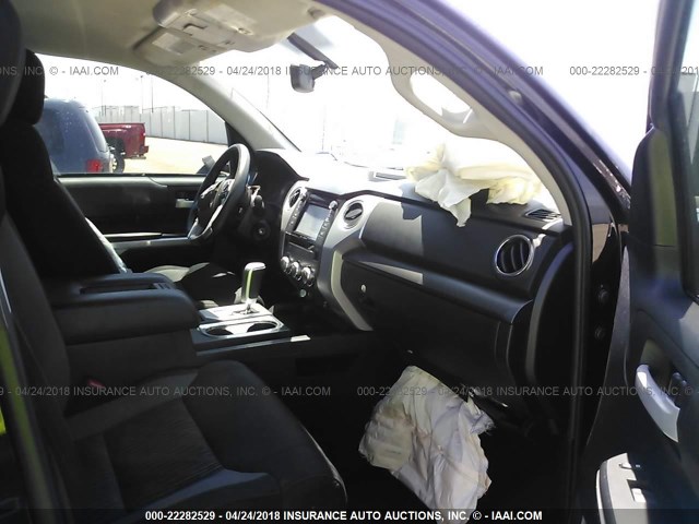 5TFRM5F12EX068307 - 2014 TOYOTA TUNDRA DOUBLE CAB SR/SR5 BLACK photo 5