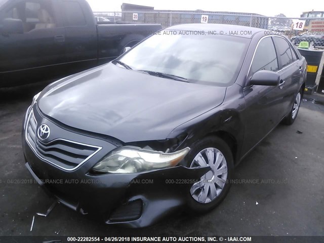 4T1BF3EK5AU049008 - 2010 TOYOTA CAMRY SE/LE/XLE 灰色 照片 2