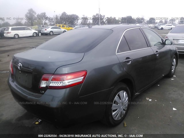 4T1BF3EK5AU049008 - 2010 TOYOTA CAMRY SE/LE/XLE 灰色 照片 4