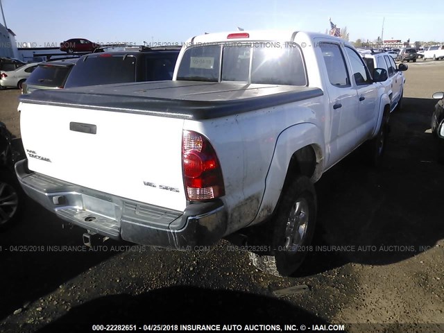 5TELU42NX5Z055192 - 2005 TOYOTA TACOMA DOUBLE CAB WHITE photo 4