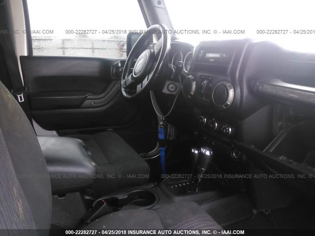 1J4BA3H13BL590131 - 2011 JEEP WRANGLER UNLIMITE SPORT SILVER photo 5