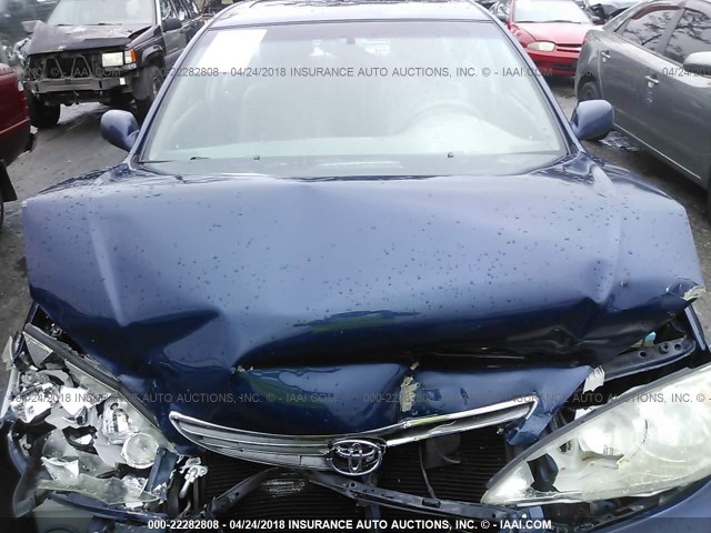 4T1BE32K25U071402 - 2005 TOYOTA CAMRY LE/XLE/SE ლურჯი ფოტო 10