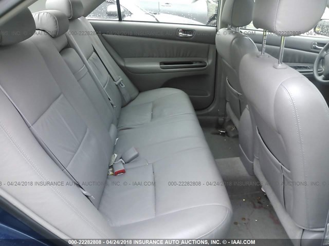 4T1BE32K25U071402 - 2005 TOYOTA CAMRY LE/XLE/SE ლურჯი ფოტო 8