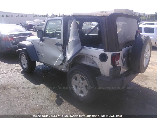 1J4AA2D15BL631113 - 2011 JEEP WRANGLER SPORT 银色 照片 3