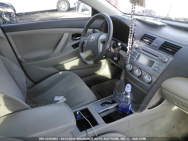 JTNBE46KX73030556 - 2007 TOYOTA CAMRY NEW GENERAT CE/LE/XLE/SE WHITE photo 5