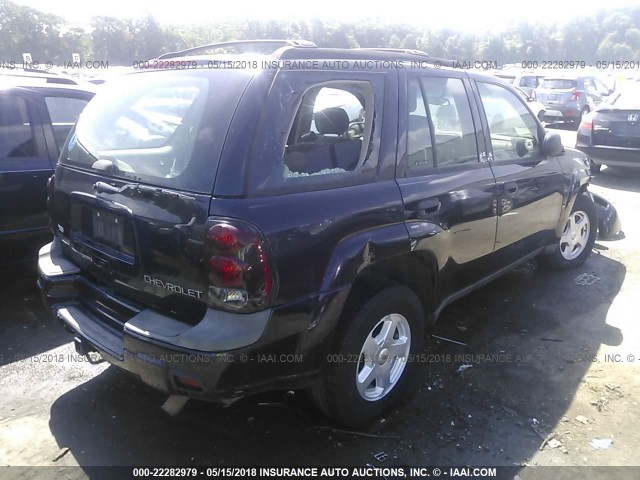 1GNDS13S822445177 - 2002 CHEVROLET TRAILBLAZER  BLACK photo 4