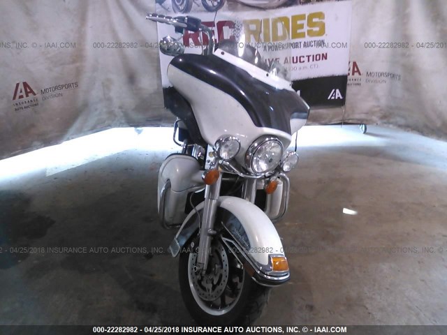 1HD1FC4148Y603889 - 2008 HARLEY-DAVIDSON FLHTCUI WHITE photo 5