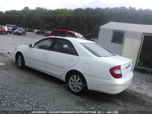 4T1BF30K22U030134 - 2002 TOYOTA CAMRY LE/XLE/SE 白色 照片 3
