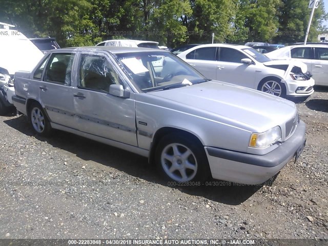 YV1LS554XV1394568 - 1997 VOLVO 850 SILVER photo 1