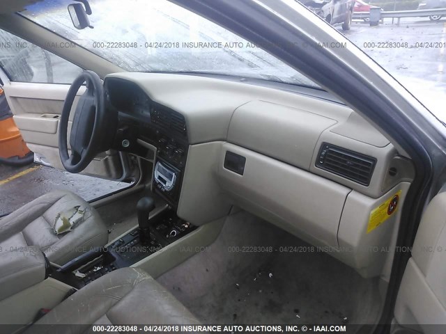 YV1LS554XV1394568 - 1997 VOLVO 850 SILVER photo 5