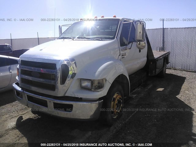 3FRWX66G69V132037 - 2009 FORD F650 SUPER DUTY WHITE photo 2