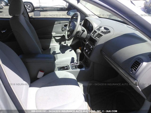1G1ZS58F17F157656 - 2007 CHEVROLET MALIBU LS 银色 照片 5