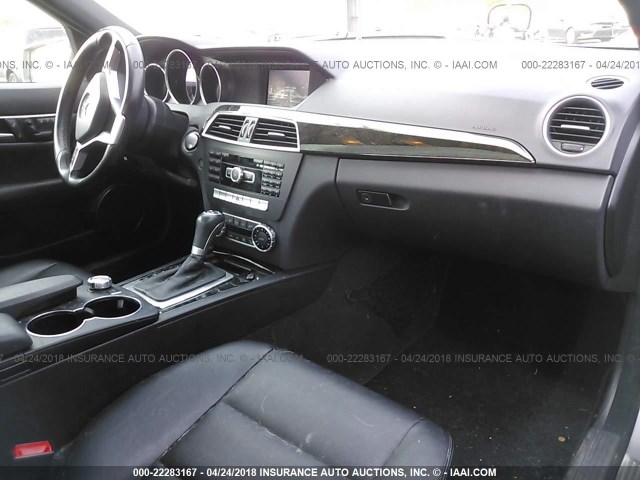 WDDGF5HBXCA709698 - 2012 MERCEDES-BENZ C 350 GRAY photo 5