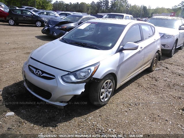 KMHCT5AE2EU173185 - 2014 HYUNDAI ACCENT GLS/GS SILVER photo 2