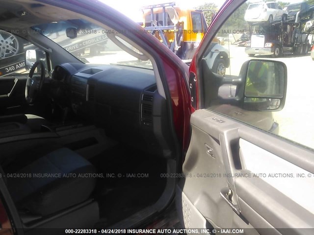 1N6BA06A47N202307 - 2007 NISSAN TITAN XE/SE/LE RED photo 5