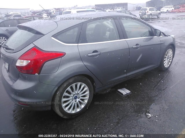 1FAHP3N25CL467191 - 2012 FORD FOCUS TITANIUM GRAY photo 4