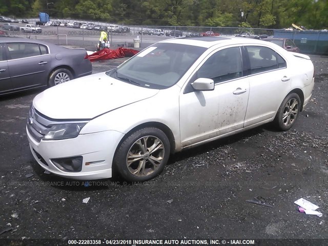 3FAHP0HG4CR191433 - 2012 FORD FUSION SE WHITE photo 2