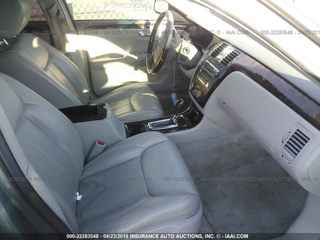 1G6KD57Y38U188123 - 2008 CADILLAC DTS GRAY photo 5