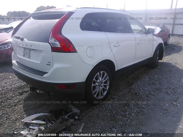 YV4992DZ2A2085136 - 2010 VOLVO XC60 T6 WHITE photo 4