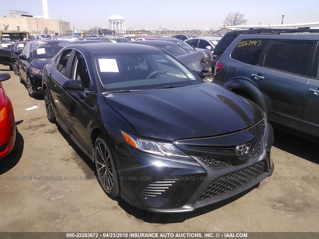 JTNB11HK0J3050619 - 2018 TOYOTA CAMRY L/LE/XLE/SE/XSE BLACK photo 6