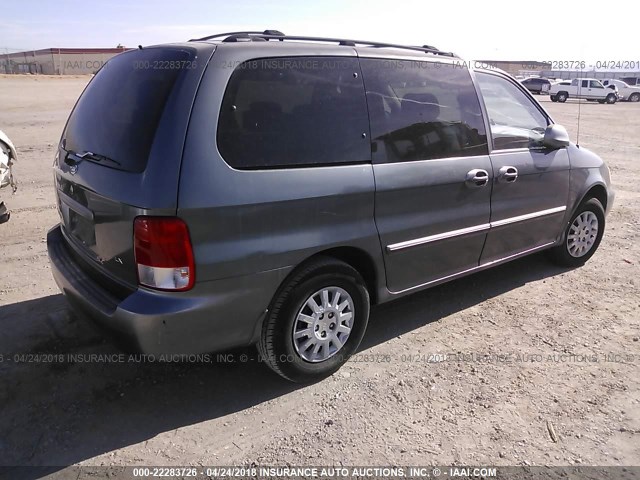 KNDUP131826315362 - 2002 KIA SEDONA EX/LX GRAY photo 4